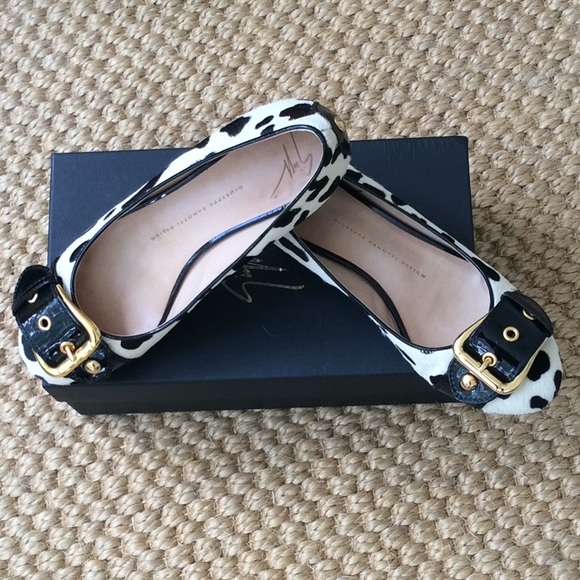 🎉4X HOST PICK🎉Giuseppe Zanotti Design Flats - Picture 3 of 7